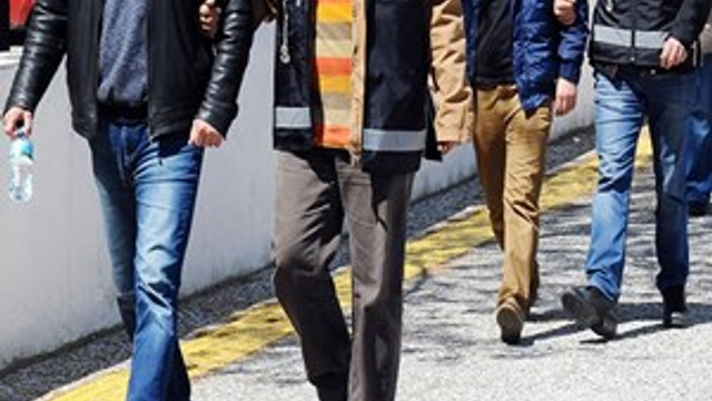 FETÖ şüphelisi 13 kişi hakkında yakalama kararı