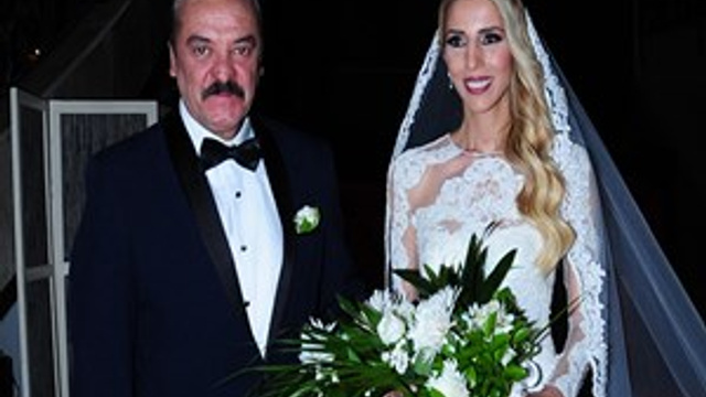 Mesut Akusta'nın eşine şok saldırı!