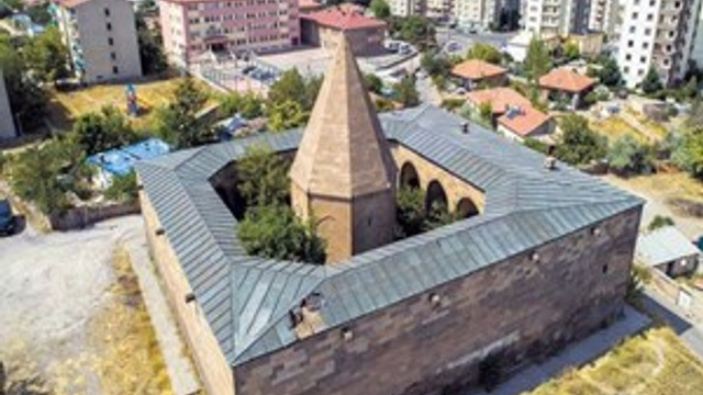 Define avcılarına suçüstü!