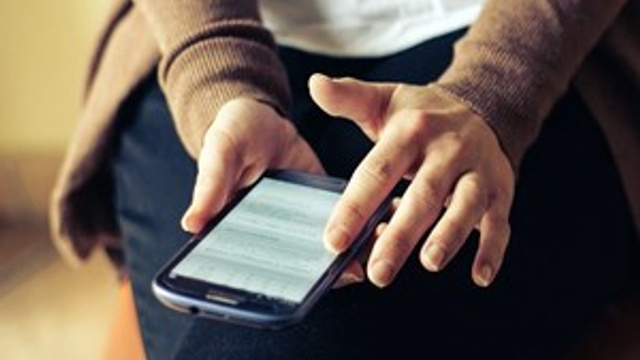 Ölüm annesiyle telefonla konuşurken yakaladı