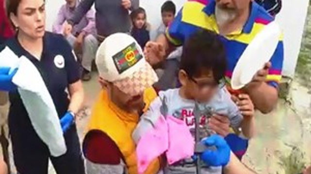 10 yaşındaki çocuk hastaneye eline saplanan korkulukla gitti