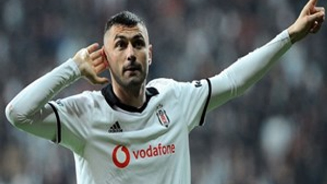 Burak Yılmaz göz kamaştırıyor