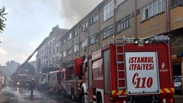 Esenyurt'ta bir evde buzdolabı patladı!
