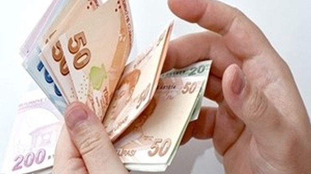 Milyonlarca memurun gözü toplu sözleşmede!