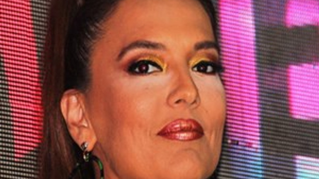 Demet Akalın sosyal medyada para basıyor!