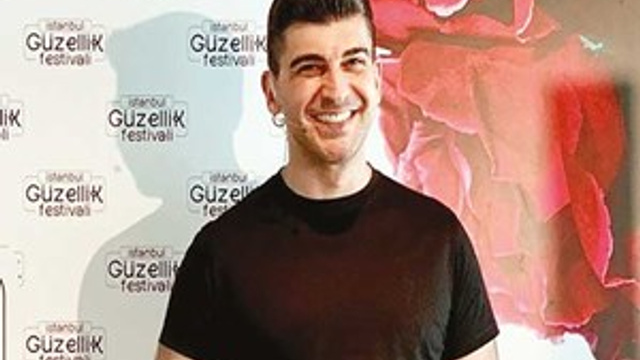 Kalust Şalcıoğlu izleyicileri kahkahaya boğdu