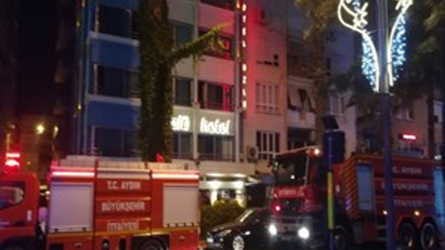 Otelde yangın paniği