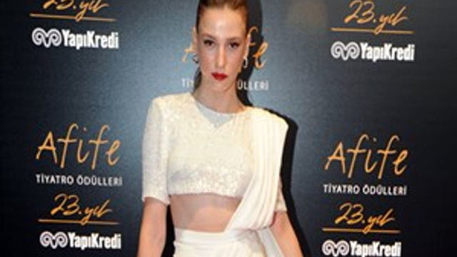 Serenay Sarıkaya’nın ‘Kerem’ sessizliği