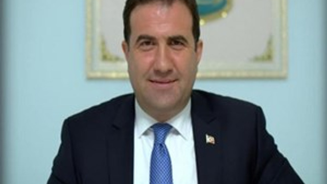 Bıçaklı saldırıya uğrayan Belediye Başkanı hayatını kaybetti