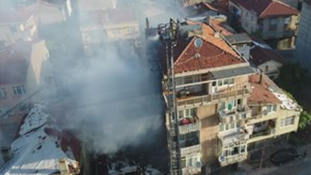 Fikirtepe'de dehşet veren yangın!..