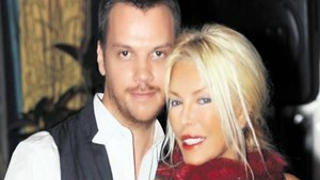 Sinan Akçıl’dan Ajda Pekkan’a hediye