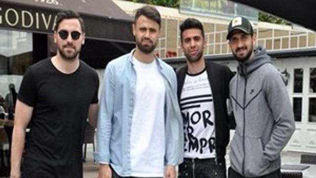 Galatasaraylı futbolcular derbi öncesi moral depoladı