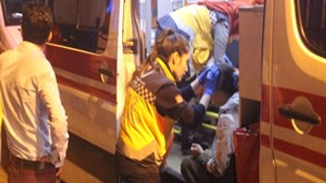 Fatih Yedikule'de binanın tabanı çöktü