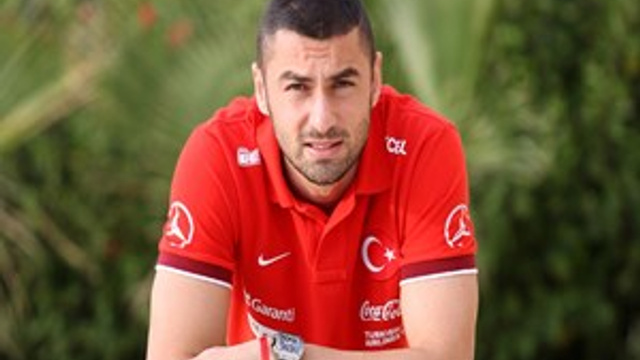 Burak Yılmaz'dan flaş 'fırça' paylaşımı!