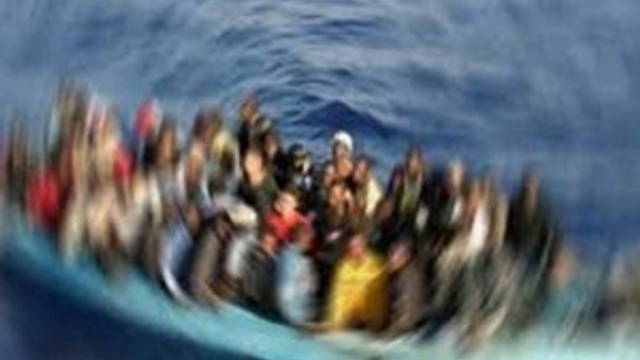 Midilli açıklarında göçmen teknesi battı