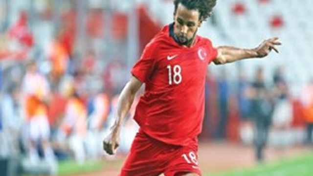 Kartal sağa yükleniyor