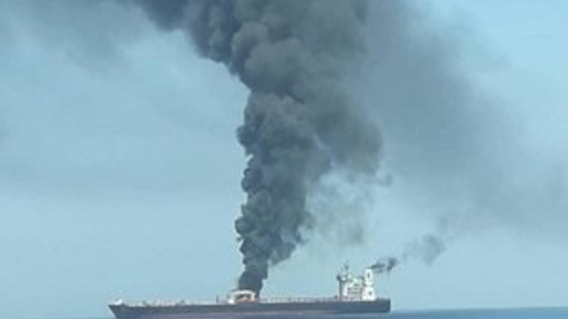 Umman Körfezi'nde iki petrol tankerine saldırı