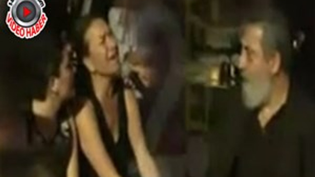 Demet Akbağ gözyaşlarını tutamadı