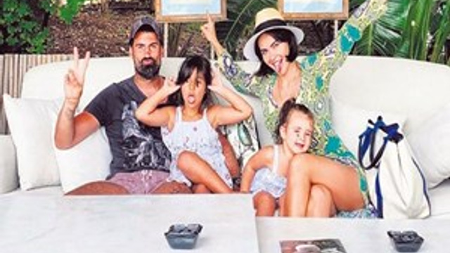 Demirel çiftinin tatil neşesi