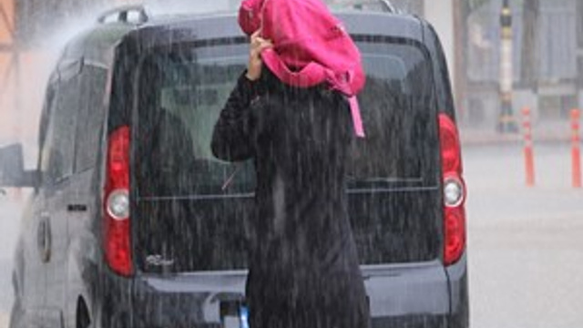 Meteoroloji'den tüm yurda sağanak yağış uyarısı