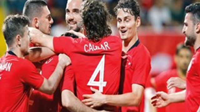 A Milli Takımda neşeli günler