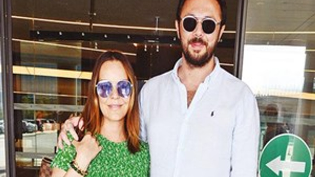 Bebek bekleyen Bengü'den Burak-Fahriye çiftine taş!