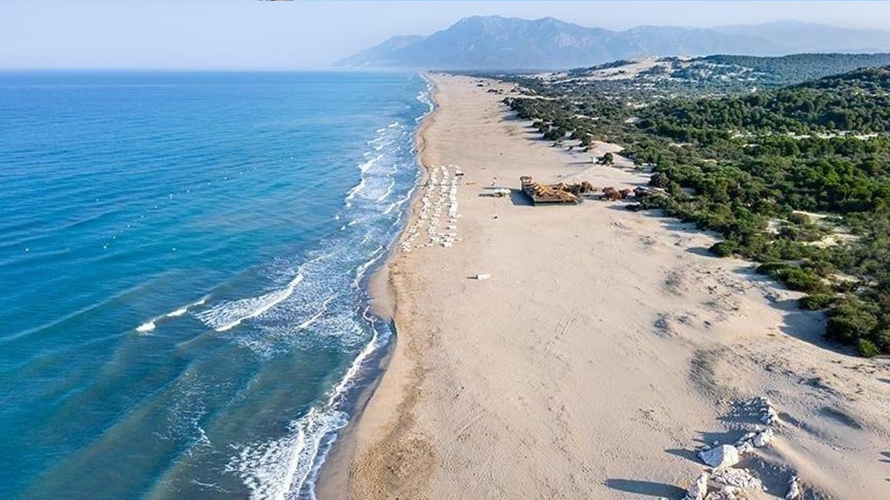 CHP Antalya İl Başkanı: "Patara Plajı’na çöktüler"