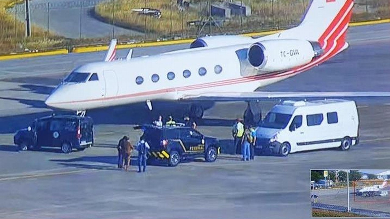 Kokain dolu uçağın Türk kaptan pilotu motorları ateşleyip kaçmaya çalışmış