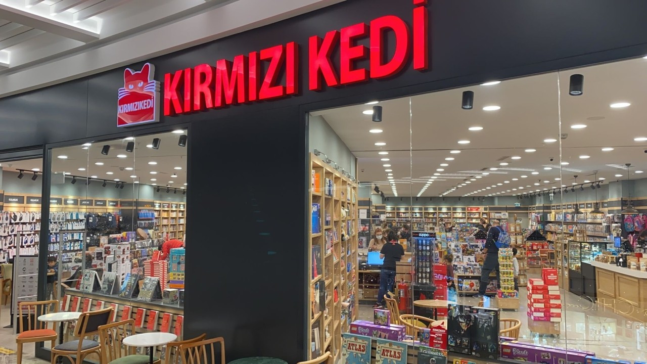Kırmızı Kedi İzmir İstinyePark Mağazası ziyaretçi rekoru kırıyor
