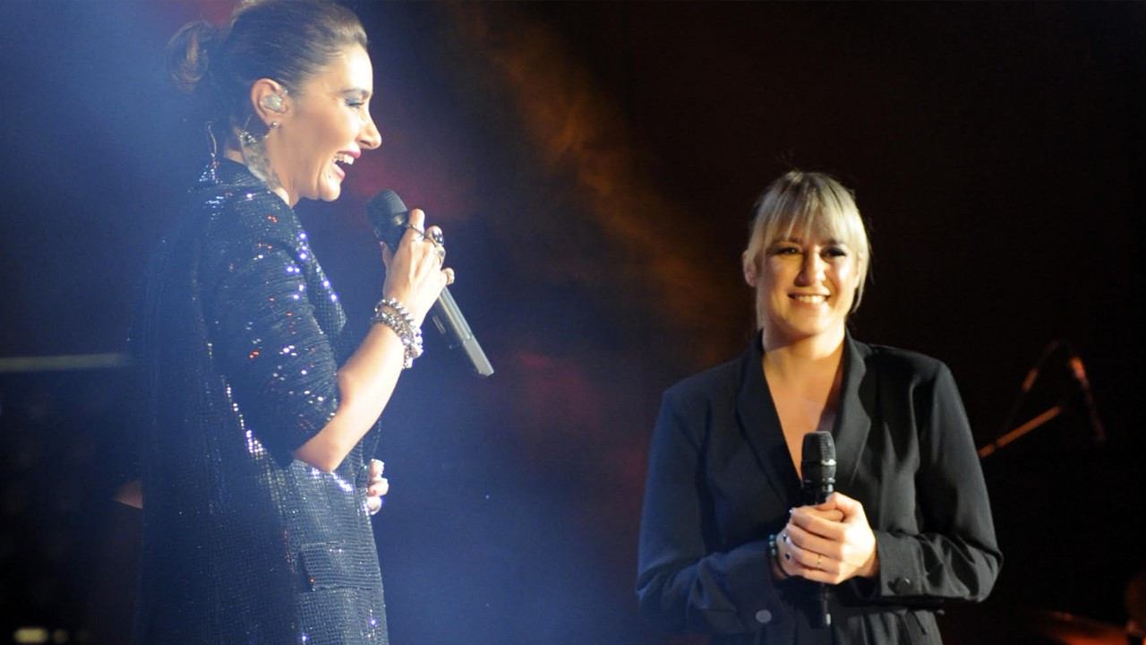Sıla Mannheim konserinde Zeynep Avcı'yla düet yaptı