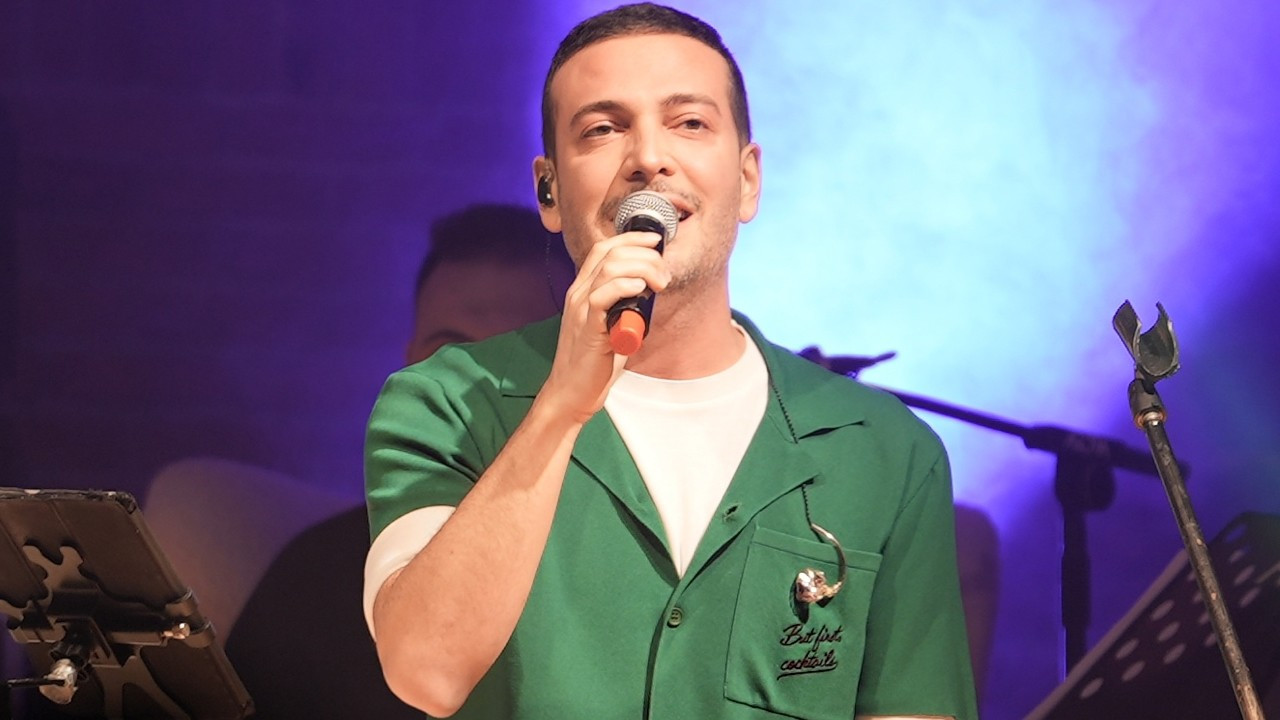 Oğuzhan Koç İzmir'de konser verdi