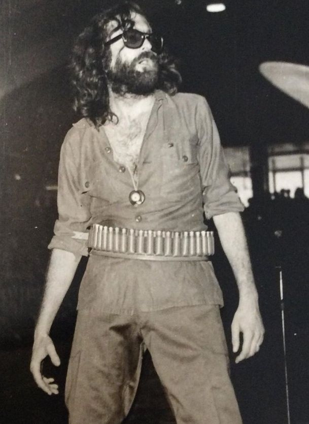Merhum Cem Karaca'nın oğlu Emrah Karaca harekete geçti!