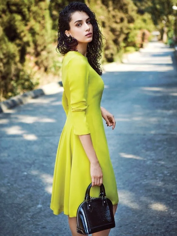 Hande Doğandemir Paris yolcusu