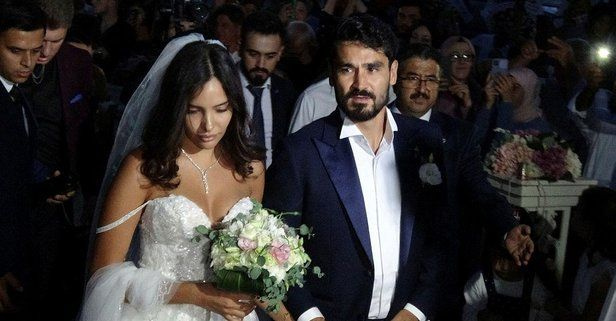 İlkay Gündoğan Balıkesir'deki köyünde düğün yaptı
