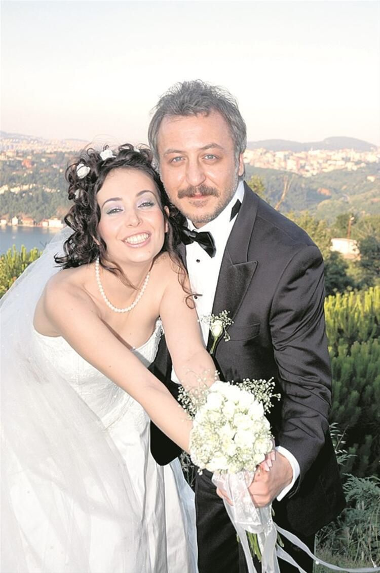 Oyuncu çiftin oğulları annesinin sözünden çıkmıyor