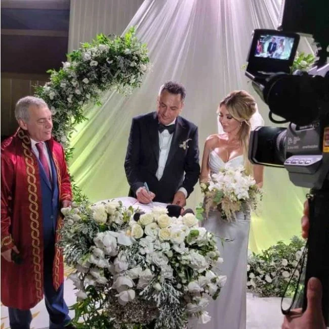 Petek Dinçöz ve Nida Büyükbayraktar evlendi