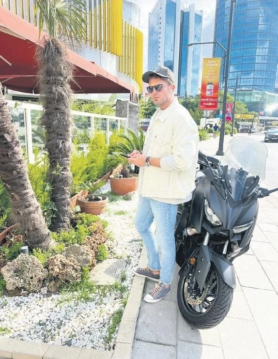 Mert Öcal ve Sude Burcu'nun yüzü gülüyor