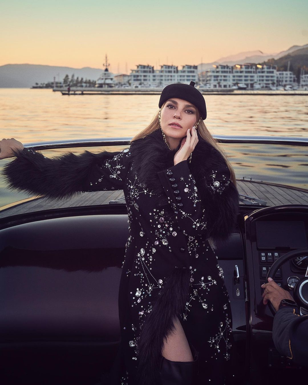 Aslı Enver'e neden Ayten diye sesleniyorlar?