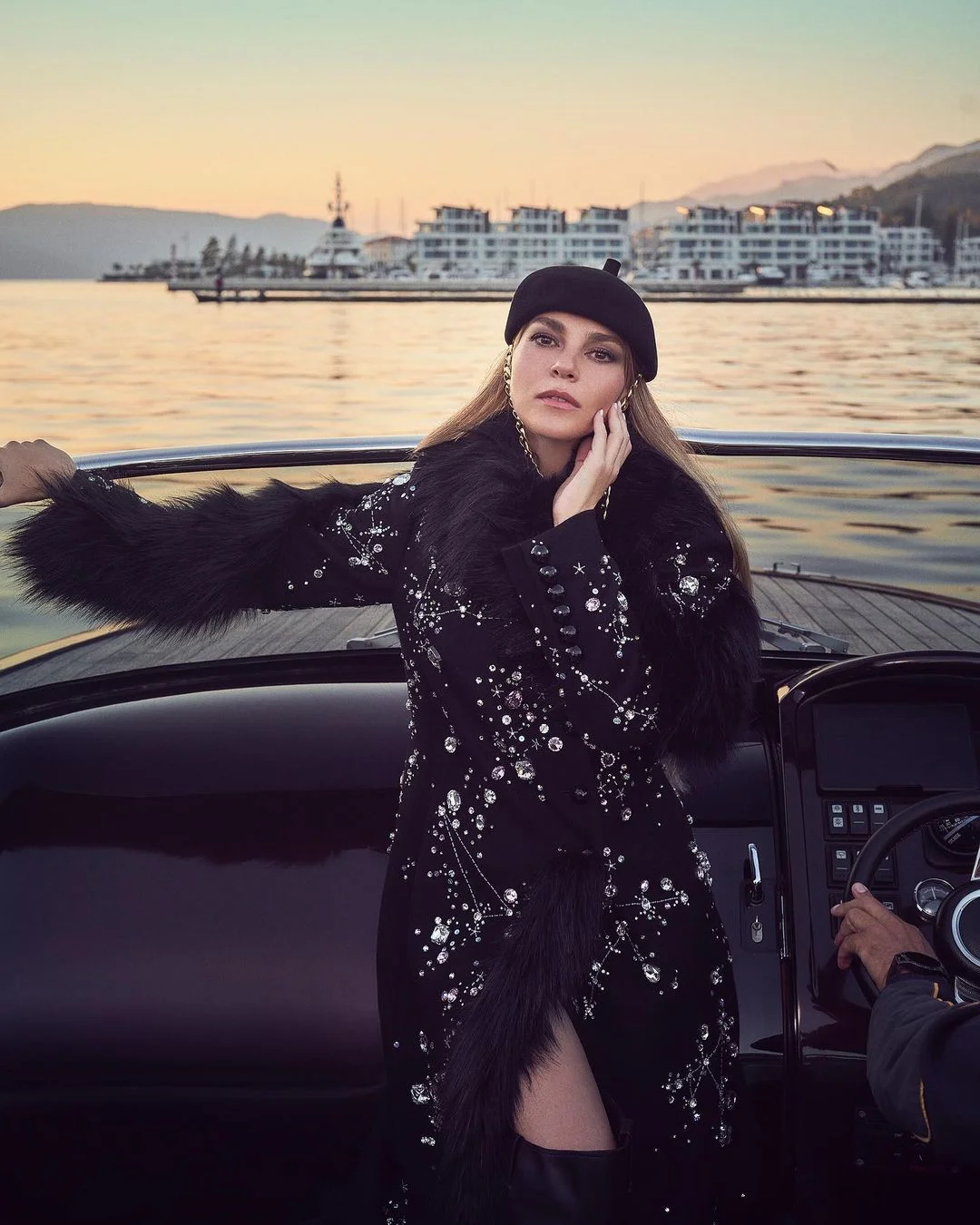 Aslı Enver'e neden Ayten diye sesleniyorlar?