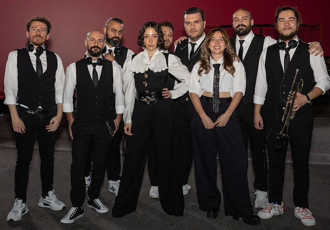 Zeynep Bastık Katar'da sahne aldı