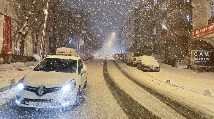 Kar yağışına hazır mısınız İstanbullular? Çok sert geliyor!