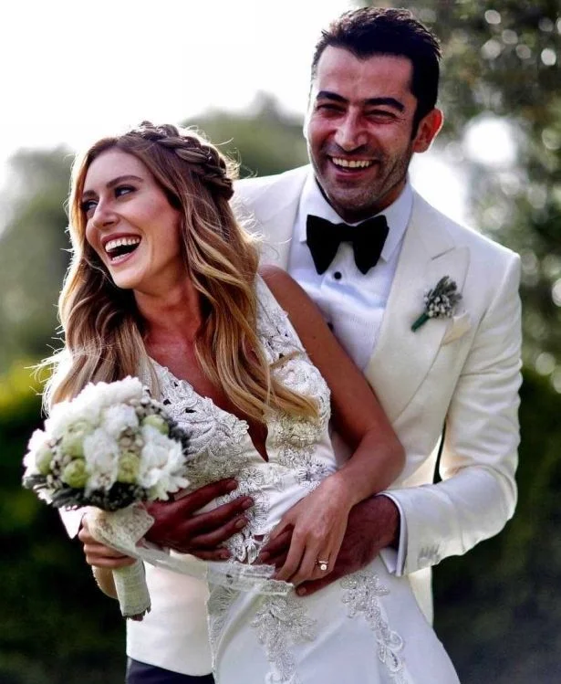 Açıkladı! Sinem Kobal ve Kenan İmirzalıoğlu aynı dizide başrolü mü paylaşacak?