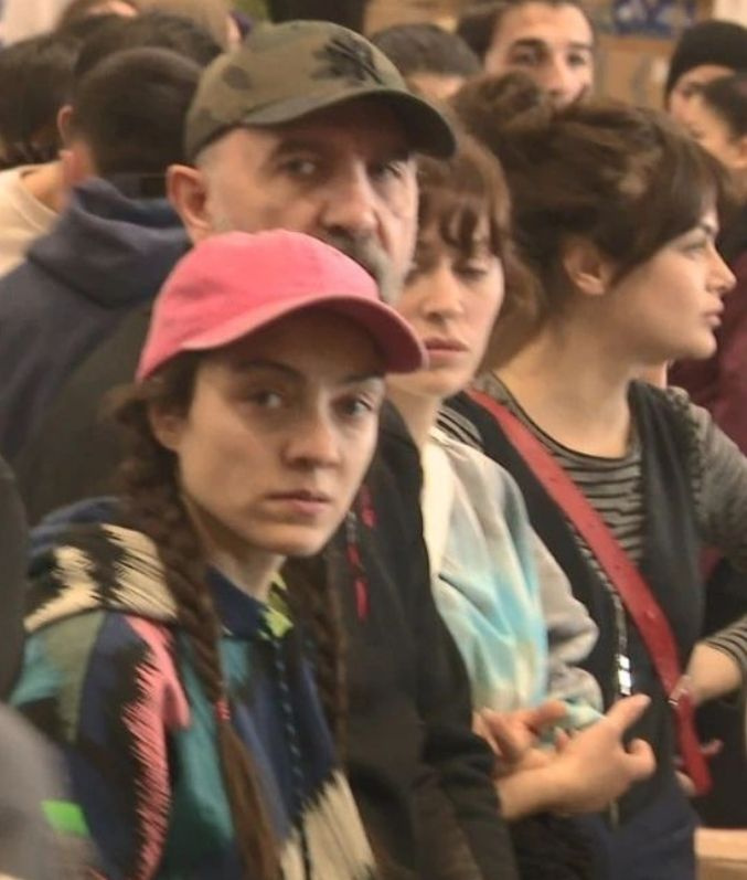 Ünlüler dünyasından deprem bölgelerine destek sürüyor