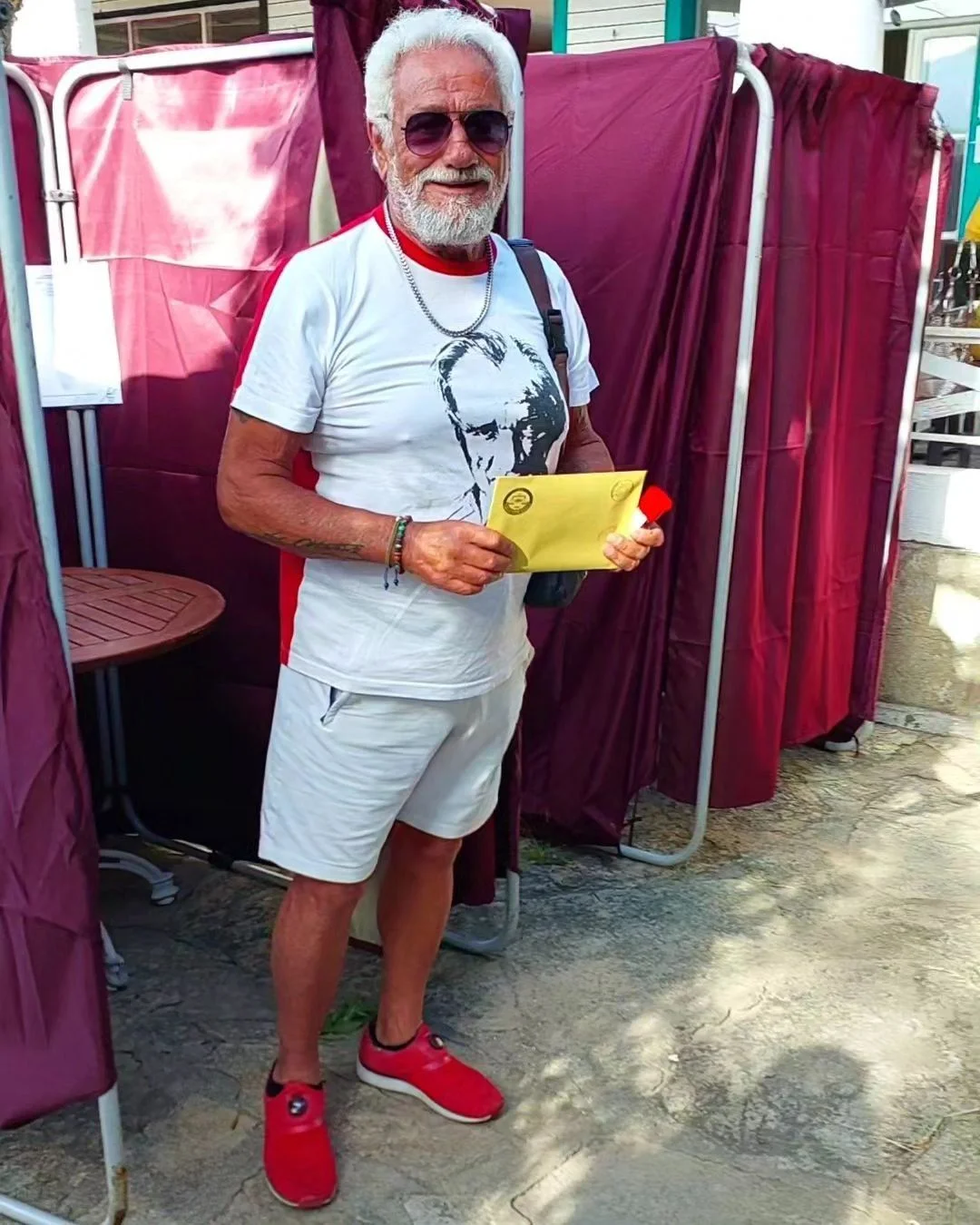 Ünlü isimler sandığa koştu