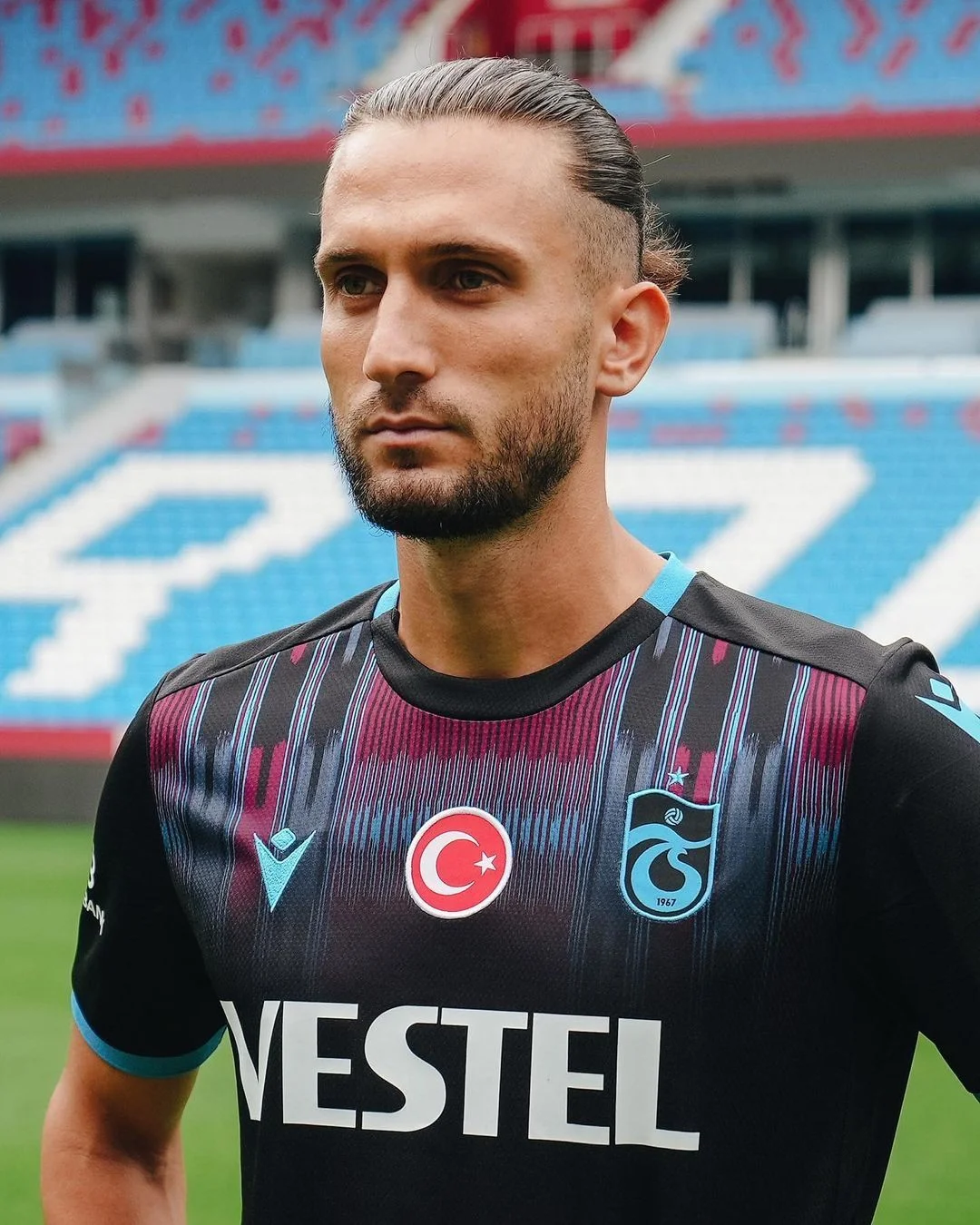 Melisa Aslı Pamuk kalbini yakışıklı futbolcuya mı kaptırdı?