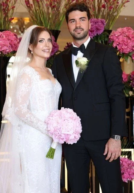Eda Ece genç eşiyle lüksün keyfini sürüyor