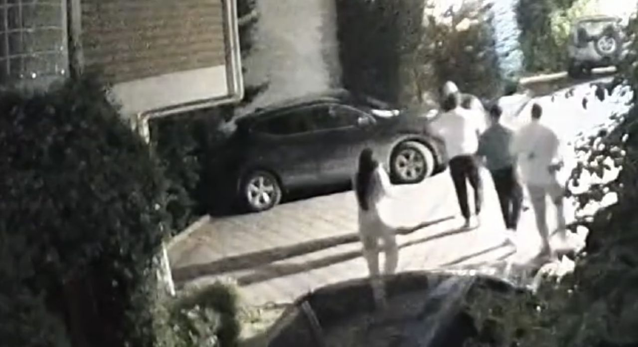 Müge Dağıstanlı: "Pazara gidip yer sofrası kurmaya başladılar"