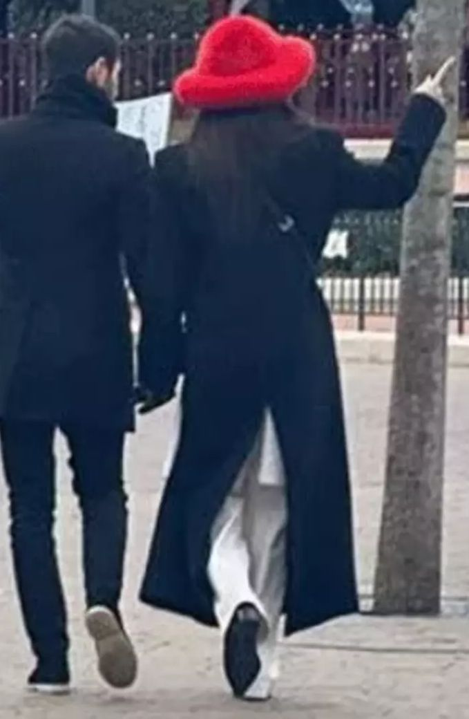 Hakan Sabancı ve Hande Erçel hem aşklarını yaşıyor hem de dünyayı geziyor