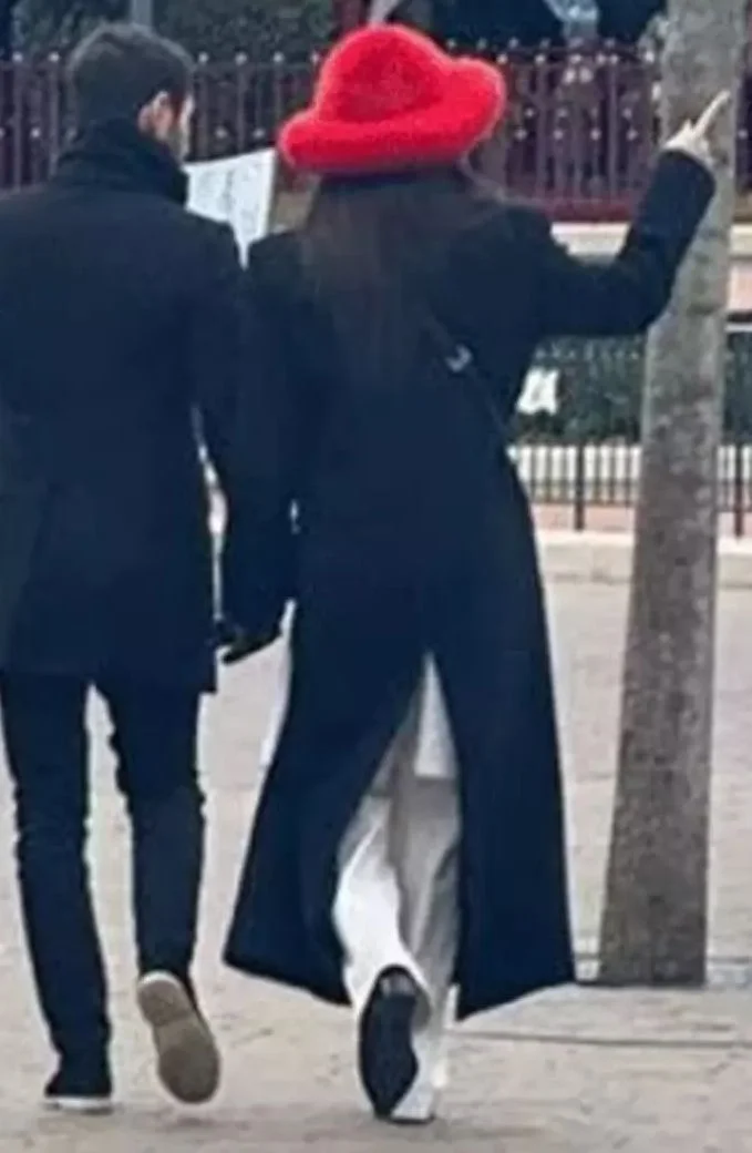 Hakan Sabancı ve Hande Erçel hem aşklarını yaşıyor hem de dünyayı geziyor