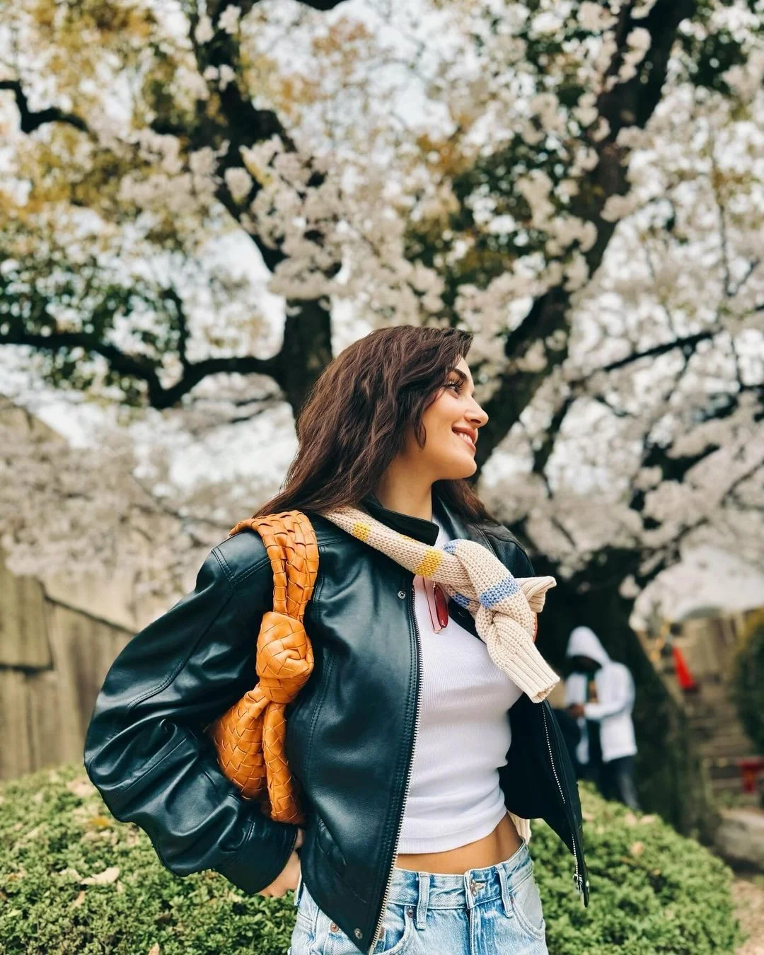 Hande Erçel Japonya'dan paylaştı